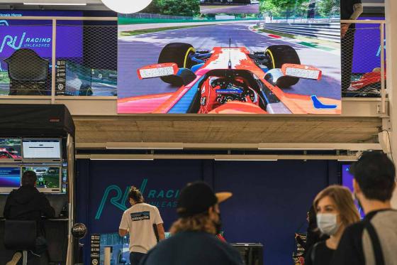 Raceday Package - 3 mal 30 Minuten im Rennsimulator für eine Person 1 