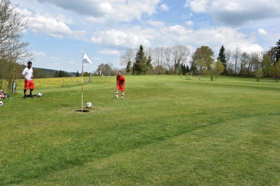 Tagesausflug Action & Spass - Für eine Familie, Kanu fahrt, Golf und Pizza-Plausch 5 