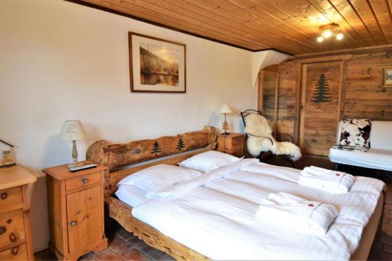 Loveroom à la montagne  - 1 nuit pour 2 personnes, avec petit déjeuner et menu fondue    Loveroom à la montagne  - 1 nuit pour 2 personnes, avec petit déjeuner et menu fondue