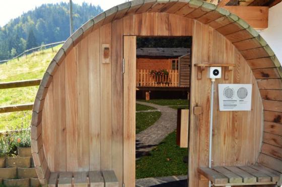 Loveroom à la montagne  - 1 nuit pour 2 personnes, avec petit déjeuner et menu fondue  1  Loveroom à la montagne  - 1 nuit pour 2 personnes, avec petit déjeuner et menu fondue  1