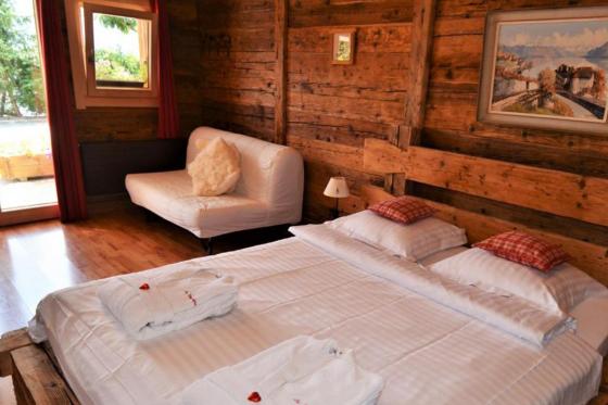 Loveroom à la montagne  - 1 nuit pour 2 personnes, avec petit déjeuner et menu fondue  5  Loveroom à la montagne  - 1 nuit pour 2 personnes, avec petit déjeuner et menu fondue  5