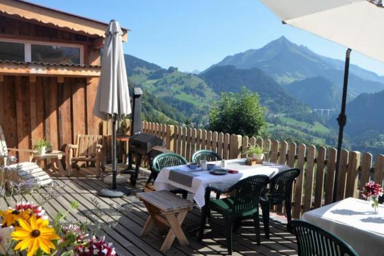 Loveroom à la montagne  - 1 nuit pour 2 personnes, avec petit déjeuner et menu fondue  6  Loveroom à la montagne  - 1 nuit pour 2 personnes, avec petit déjeuner et menu fondue  6