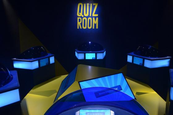 Quiz Room - Défiez vos amis dans un décor de plateau télé | 4 personnes 2 