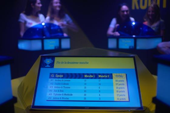 Quiz Room - Défiez vos amis dans un décor de plateau télé | 4 personnes 6 