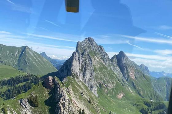 Hélicoptère aux Gastlosen - Vol d'env. 25 minutes au-dessus des Préalpes fribourgeoises | 1 pers. 7 