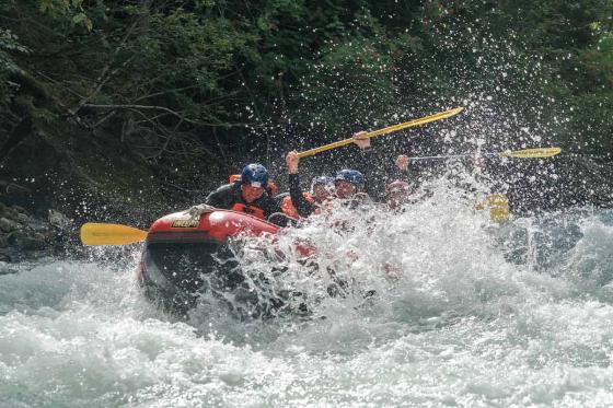 Whitewater Action - River Rafting im Engading inkl. Apéro | 1 Person 3 