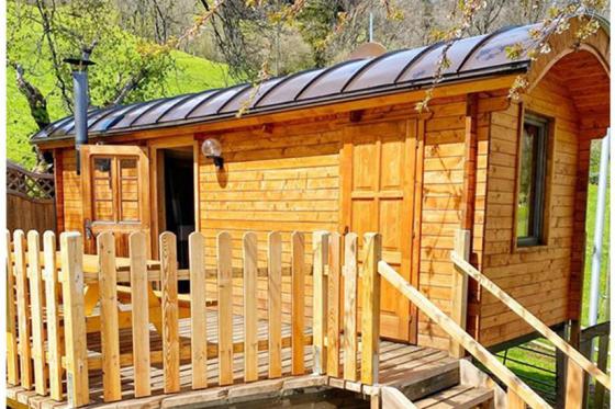 Séjour dans une roulotte - 1 nuit, avec petit déjeuner, Spa et menu fondue   Séjour dans une roulotte - 1 nuit, avec petit déjeuner, Spa et menu fondue