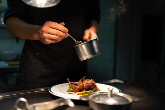 Séjour romantique & gourmand - 2 nuits en chambre Deluxe avec repas à 4 plats et accès privé au spa 10 