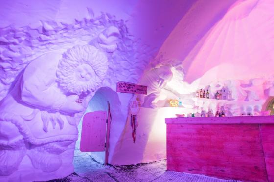 Apéritif dans un igloo - aux Arcs avec 2 verres au choix, charcuterie et fromage | 2 personnes 1  Apéritif dans un igloo - aux Arcs avec 2 verres au choix, charcuterie et fromage | 2 personnes 1