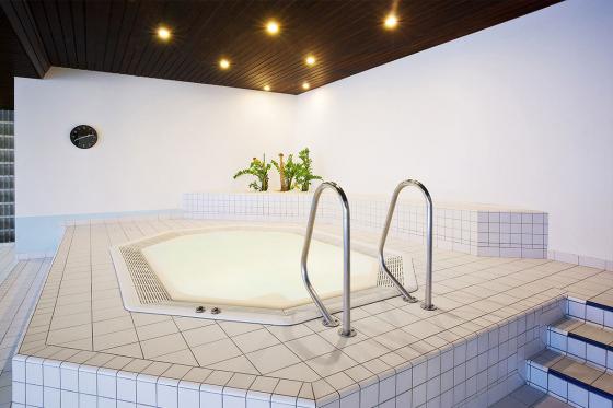 Soggiorno wellness in Ticino - 1 notte in camera doppia Superior, colazione e accesso al wellness 13 