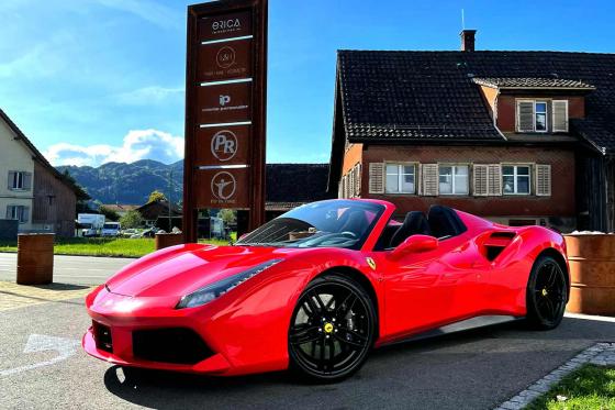 Ferrari 488 Spider - 3h mieten inkl. 100 Freikilometer  