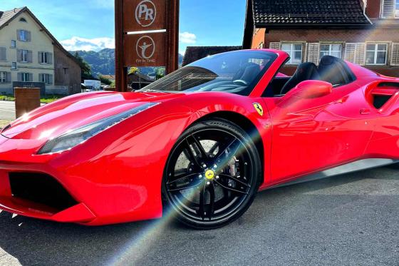 Ferrari 488 Spider - 3h mieten inkl. 100 Freikilometer 3 