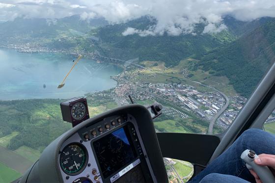 Piloter un hélicoptère - 30 minutes pour 1 personne à Sion  