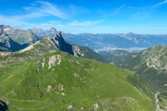 Piloter un hélicoptère - 30 minutes pour 1 personne à Sion 10 