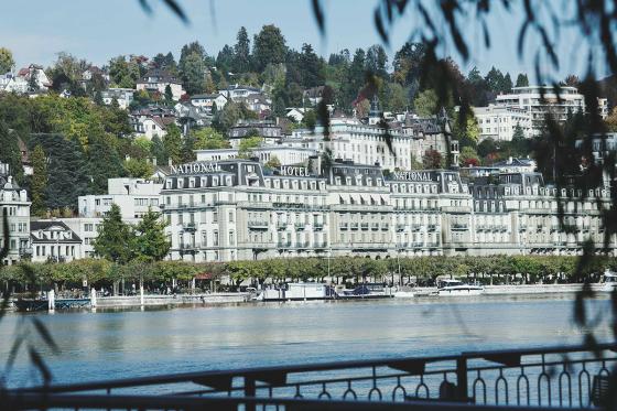 Lusso e benessere a Lucerna - 1 notte al Grand Hotel National con colazione e wellness 1 