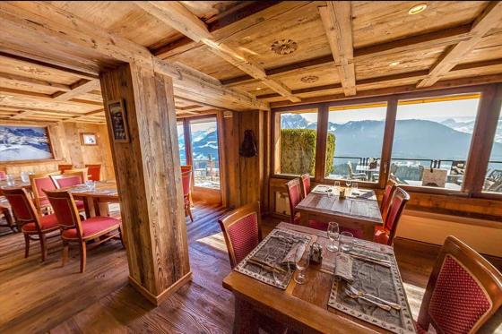 Séjour romantique à Leysin - 1 nuit avec petit déjeuner & accès au jacuzzi | le week-end 4  Séjour romantique à Leysin - 1 nuit avec petit déjeuner & accès au jacuzzi | le week-end 4