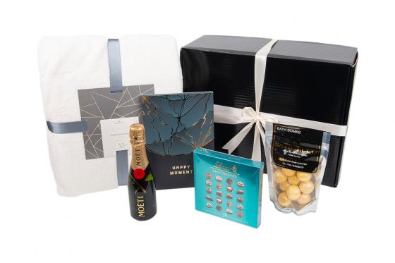 Deluxe Geschenkset - inkl. Day-Spa Gutschein für 2 Personen  