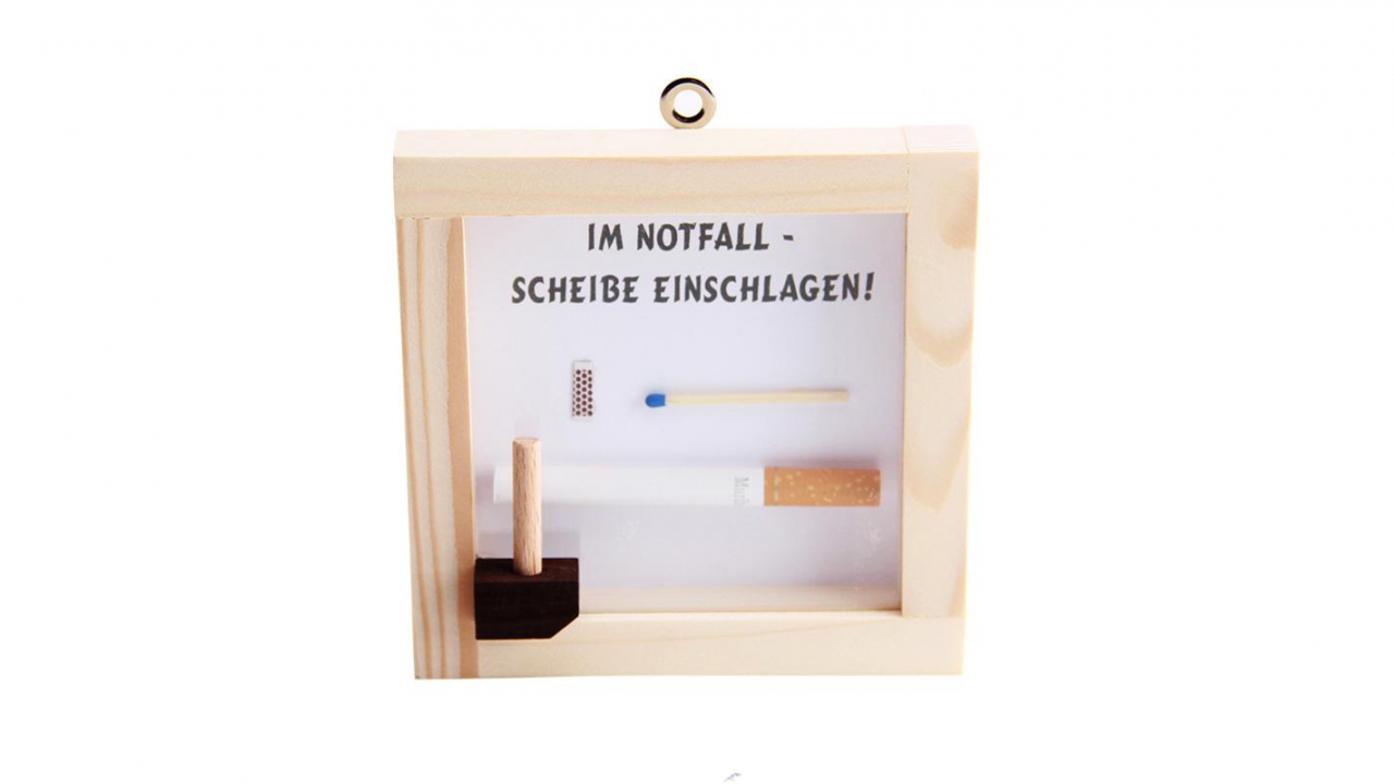 Im Notfall die Scheibe einschlagen | Galeriedruck