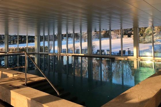 Escapade romantique - 2 nuits avec spa, petit déjeuner & 1 repas à 3 plats 2 