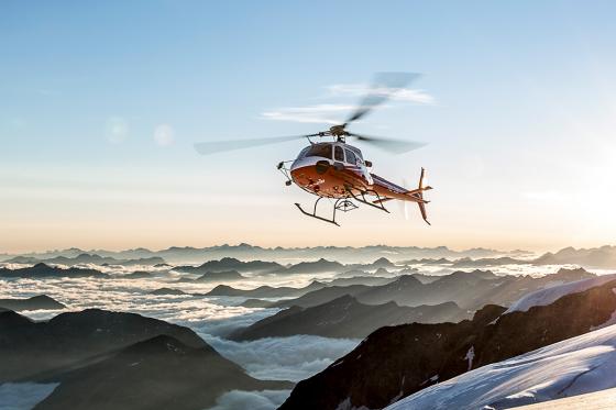 Flug & Aperitif auf dem Gletscher - ca. 30-minütiger Helikopterflug für 2 Personen 2 