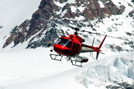 Flug & Aperitif auf dem Gletscher - ca. 30-minütiger Helikopterflug für 2 Personen 4 