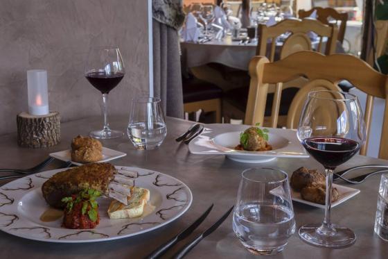 Séjour romantique à Châtel - 1 nuit avec petit déjeuner et menu à 3 plats pour 2 personnes 3 