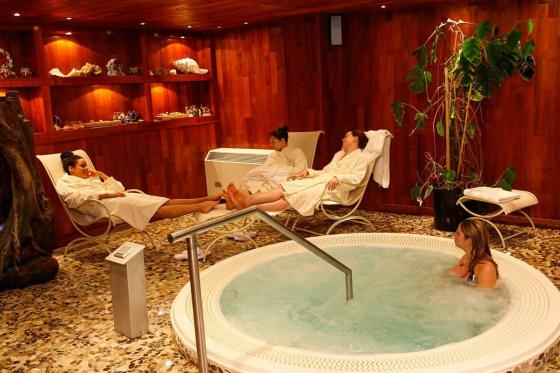 Séjour romantique à Châtel - 1 nuit avec petit déjeuner et menu à 3 plats pour 2 personnes 5 