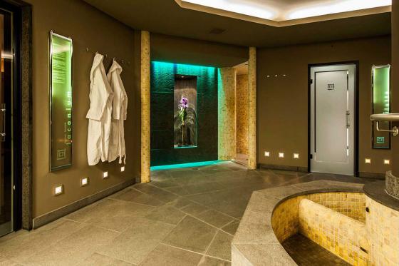 Day Spa Deluxe & Fondue in Gstaad - inkl. Fondue, Zugang zu den Pools und Wellnessbereich | 2 Personen 18 