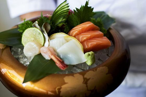 Day Spa Deluxe & Sushi in Gstaad - inkl. Sushi, Zugang zu den Pools und Wellnessbereich | 2 Personen 1 