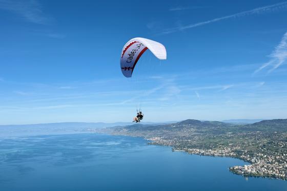 Parapente à Villeneuve - avec photos et vidéos incluses pour 1 personne 4  Parapente à Villeneuve - avec photos et vidéos incluses pour 1 personne 4