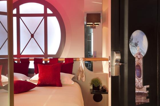 Romantischer Kurzurlaub in Paris - 2 Nächte mit Frühstück, Jacuzzi und Sprudel-Badewanne für 2 1 