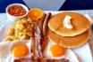 Brunch américain à Nyon - Assiette américaine, jus d'orange pressé et café pour 2 personnes 