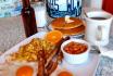 Brunch américain à Nyon - Assiette américaine, jus d'orange pressé et café pour 2 personnes 6