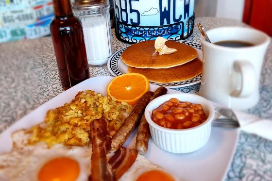 Brunch américain à Nyon - Assiette américaine, jus d'orange pressé et café pour 2 personnes 6  Brunch américain à Nyon - Assiette américaine, jus d'orange pressé et café pour 2 personnes 6