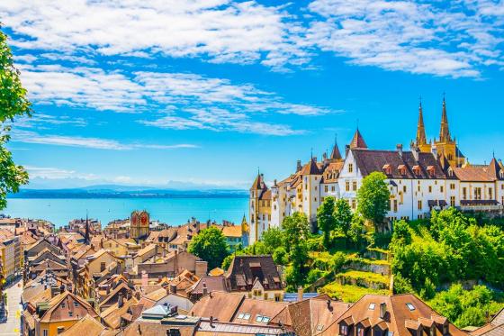 Séjour romantique à Neuchâtel - 1 nuit en chambre Elégante avec petit déjeuner inclus pour 2 pers.  