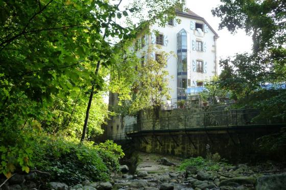 Séjour romantique à Neuchâtel - 1 nuit en chambre Elégante avec petit déjeuner inclus pour 2 pers. 1 