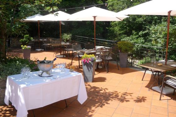 Séjour romantique à Neuchâtel - 1 nuit en chambre Elégante avec petit déjeuner inclus pour 2 pers. 4 