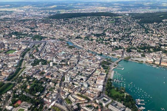 Zürich Helikopterflug - 30 Minuten für 3 Personen 3 