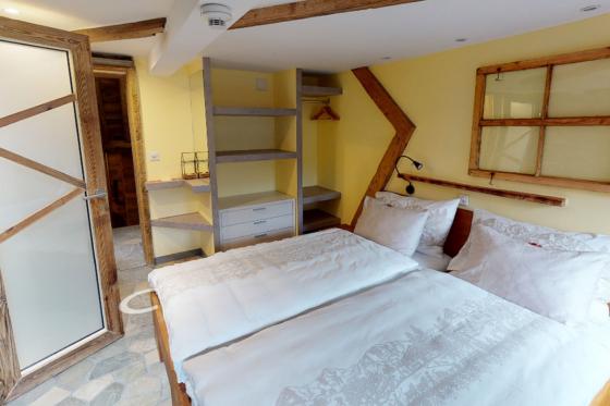 Wellness e fonduta in montagna - 1 notte in mezza pensione con fonduta e ingresso alle terme 10 