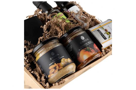 Gourmet Geschenkkorb - Olivenöl und Antipasti 3 