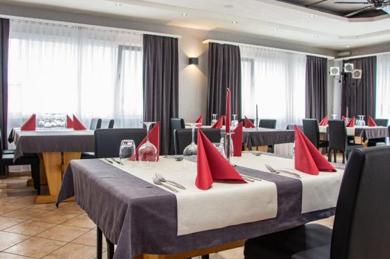 Duo de viandes sur ardoise - Bouteille de vin, Prosecco et desserts au choix pour 2 personnes 6  Duo de viandes sur ardoise - Bouteille de vin, Prosecco et desserts au choix pour 2 personnes 6