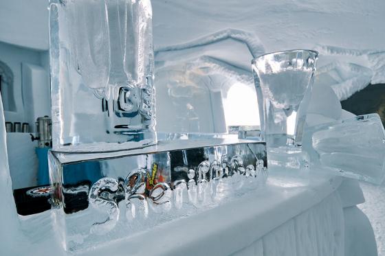 Fondue & Schneeschuhlaufen - in Davos oder Gstaad 3 