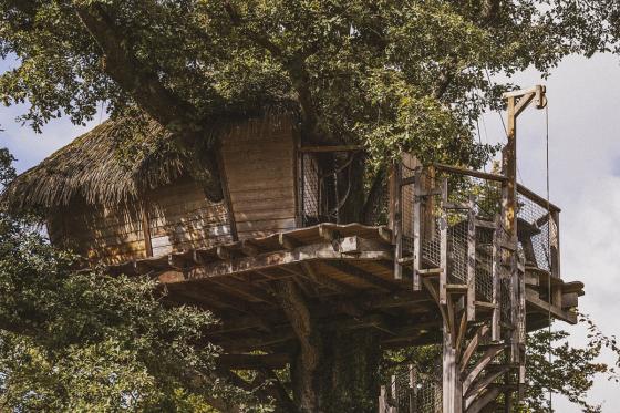Séjour dans une cabane perchée  - 1 nuit pour 2 personnes avec petit déjeuner compris   Séjour dans une cabane perchée  - 1 nuit pour 2 personnes avec petit déjeuner compris
