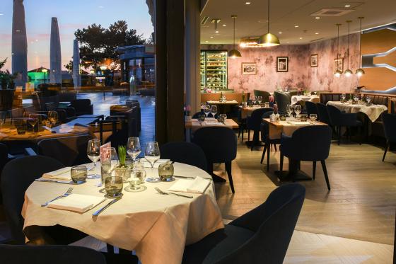 Nuitée romantique face au Léman - Massage en duo et petit déjeuner inclus pour 2 personnes 9 