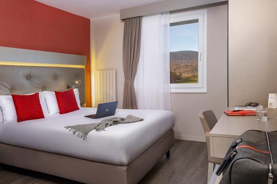 Nuitée romantique face au Léman - Massage en duo et petit déjeuner inclus pour 2 personnes 10 