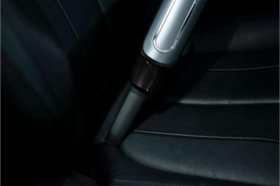 Auto Staubsauger - mit Aufsätzen 8 