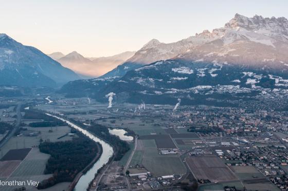 Aux commandes d'un hélicoptère  - 20min de pilotage depuis Bex + 15min de briefing 5 