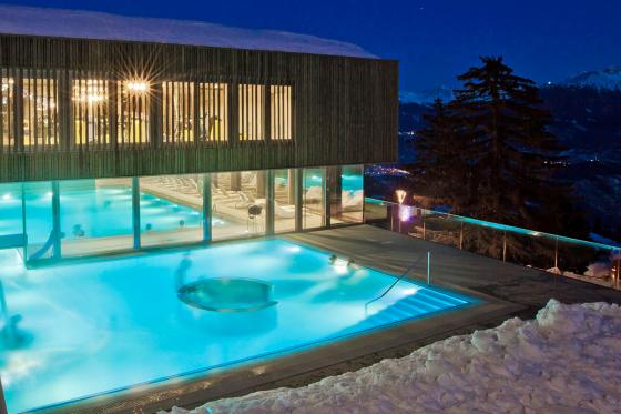 Journée bien-être au Spa d'Anzère - Bains thermaux, massage et soin du visage 1 