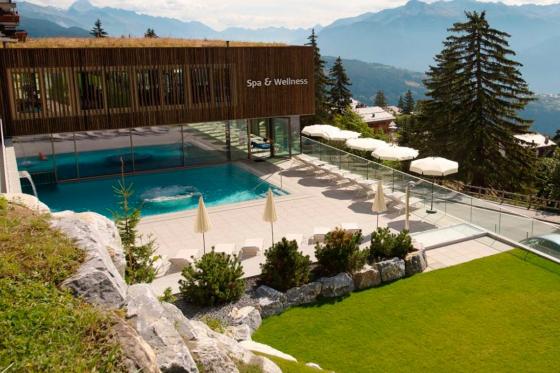 Journée bien-être au Spa d'Anzère - Bains thermaux, massage et soin du visage 4 