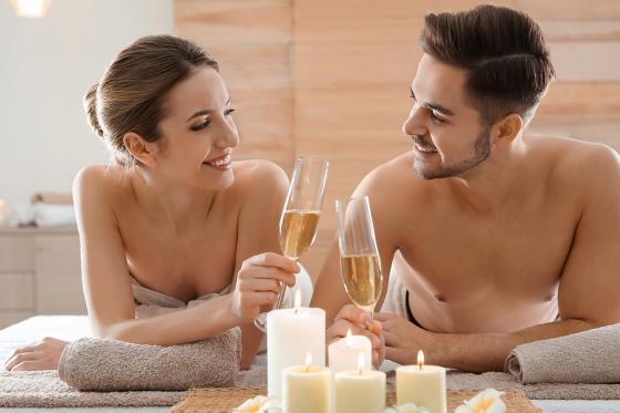 Spa & Massage mit Blumenöl - Für 2 Personen, 60 min p.P., inkl. Champagner 1 